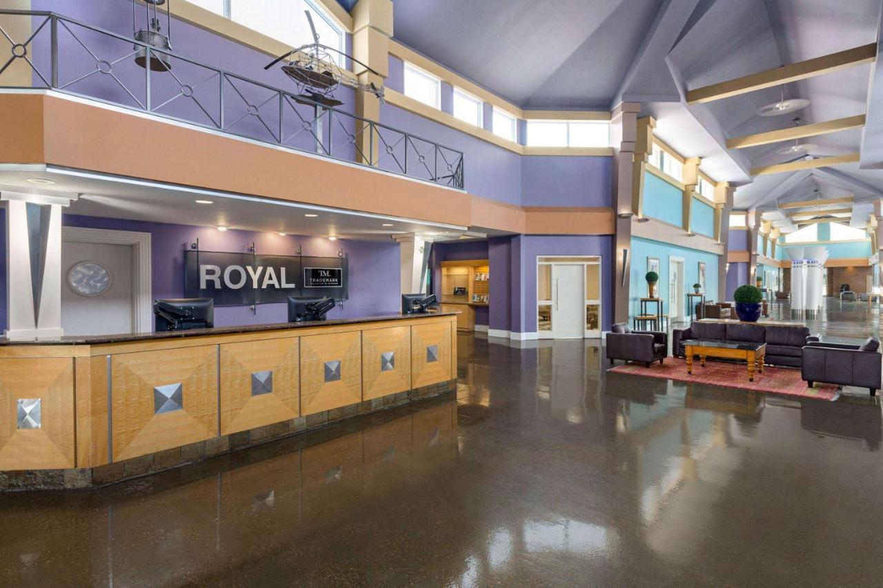 Royal Hotel Edmonton Airport Trademark Collection By Wyndham Leduc Exterior foto
